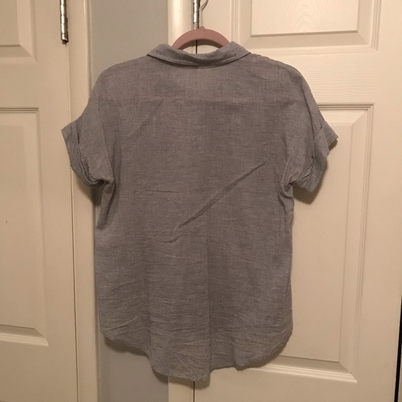 Listicle • Button down - Picture 9 of 9